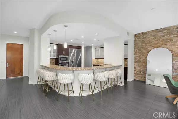 Irvine, CA 92612,21 Gramercy #220