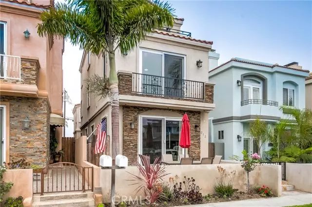 213 Baltimore Avenue, Huntington Beach, CA 92648