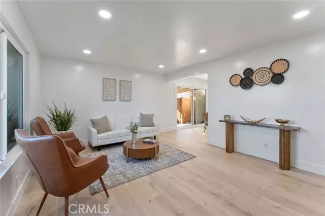 Lake Forest (el Toro), CA 92630,22718 Via Castilla