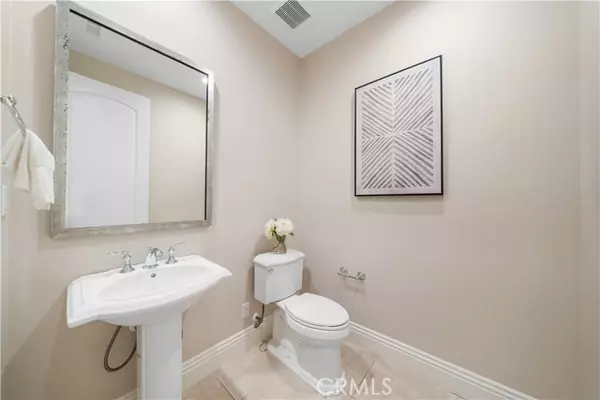 Irvine, CA 92618,57 Kite