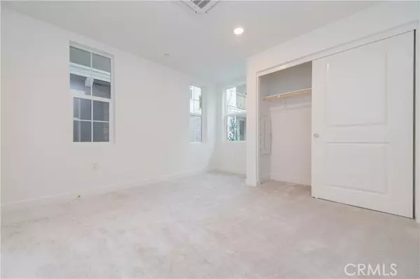 Anaheim, CA 92801,1074 N Anaheim Blvd #2