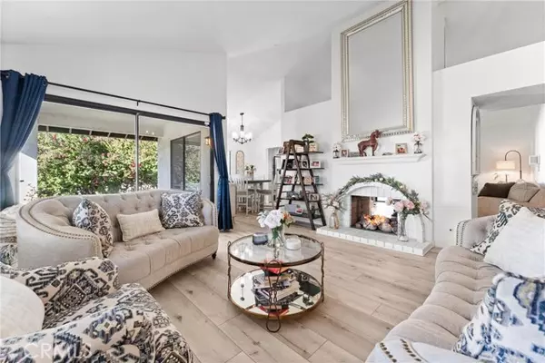 Claremont, CA 91711,207 E Blue Mountain