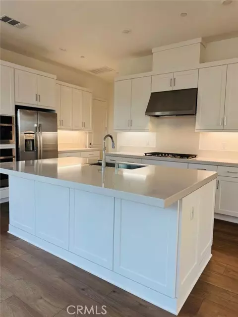 Irvine, CA 92618,245 Shoveler