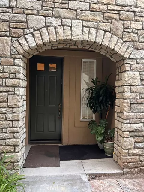 Irvine, CA 92602,32 Bolinas