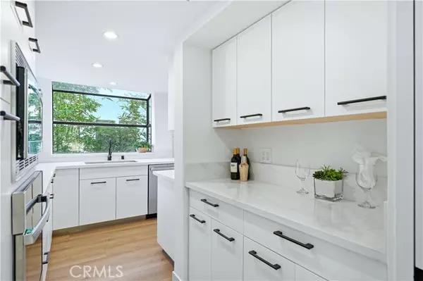 Brentwood, CA 90049,11601 Montana #7