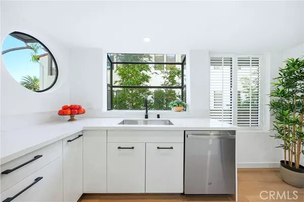 Brentwood, CA 90049,11601 Montana #7