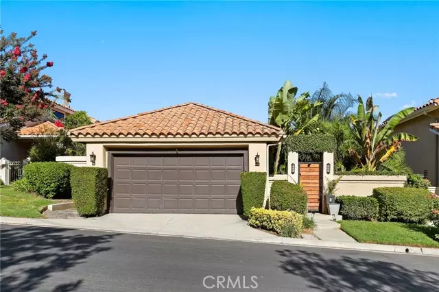 90 Via Candelaria, Laguna Hills, CA 92679