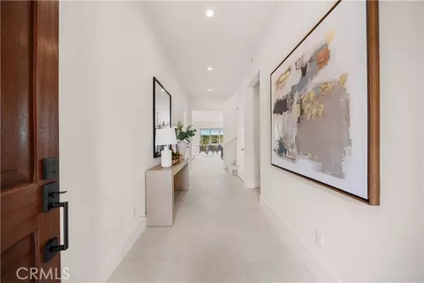 Irvine, CA 92618,122 Mossvine