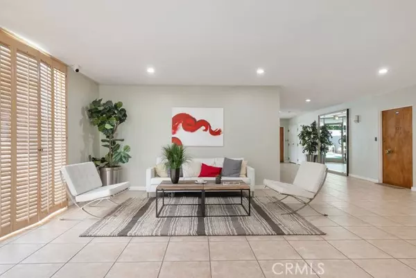 Beverly Hills, CA 90210,419 N Oakhurst Drive #102