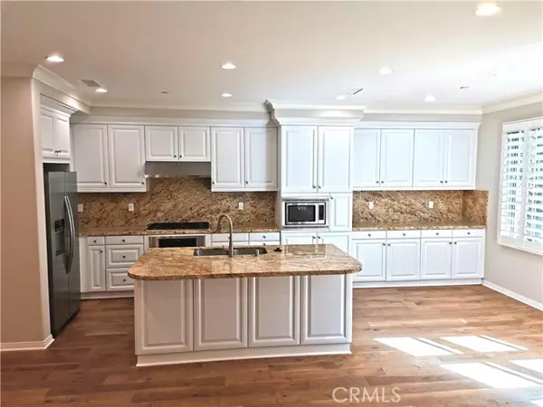 Irvine, CA 92618,40 Bianco