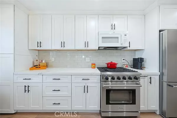 18272 Parkview Lane #101, Huntington Beach, CA 92648