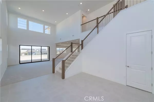 Valencia (santa Clarita), CA 91381,27562 Juniper Lane