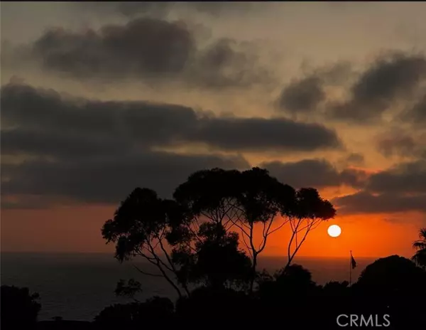 Laguna Beach, CA 92651,30802 Coast #C6