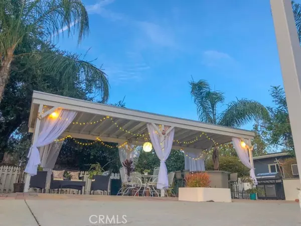 Los Angeles, CA 91406