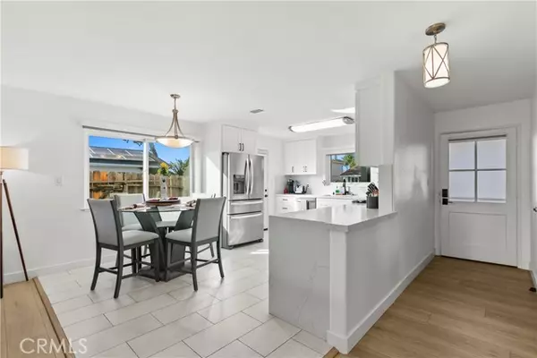 Huntington Beach, CA 92647,8572 Arnett