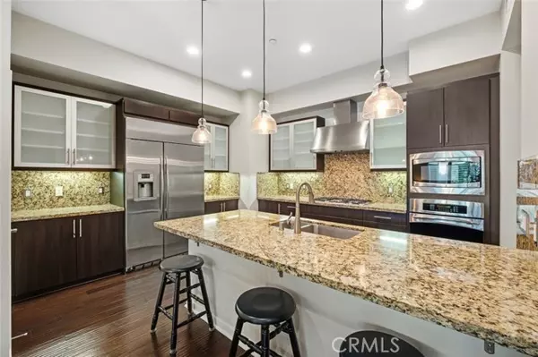 Irvine, CA 92612,21 Gramercy #202