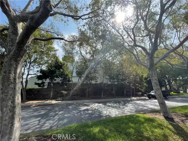 Huntington Beach, CA 92648,19686 Surfbreaker Lane