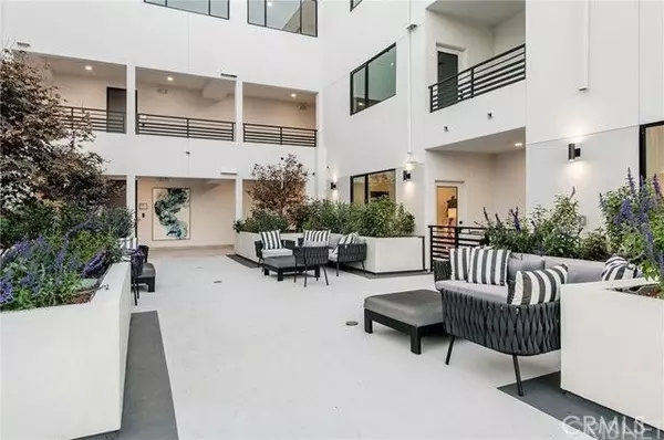 5110 Whitsett Avenue #105, Valley Village, CA 91607