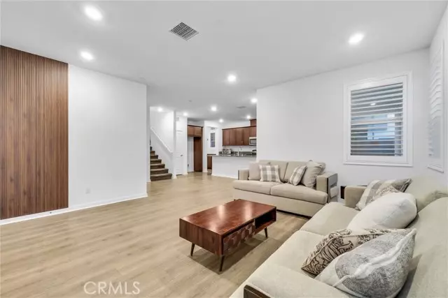 Corona, CA 92883,24283 Juni Court