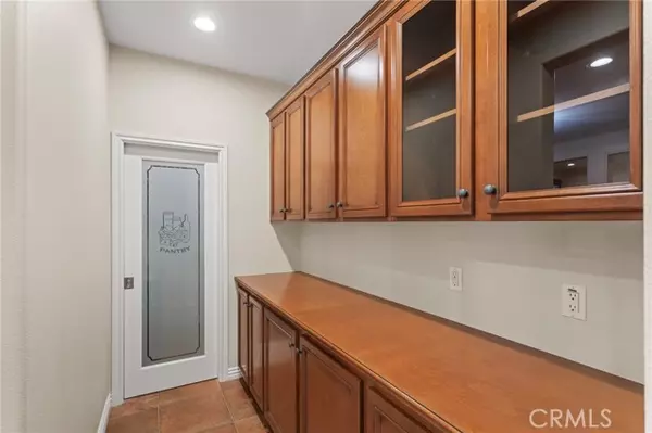 Santa Ana, CA 92704,1858 W Meadowbrook