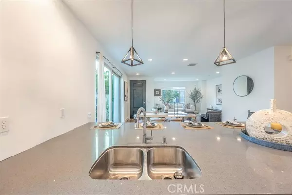 Irvine, CA 92618,177 Frame