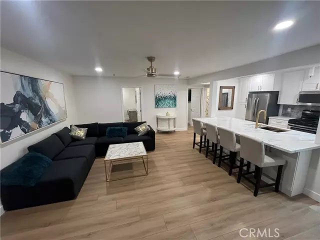 345 Avocado #D102, Costa Mesa, CA 92627