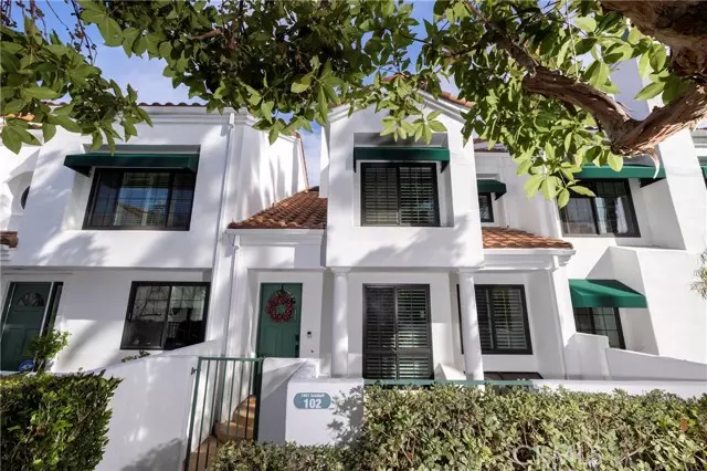 7401 Seabluff #102, Huntington Beach, CA 92648