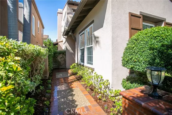 Irvine, CA 92602,31 Dinuba