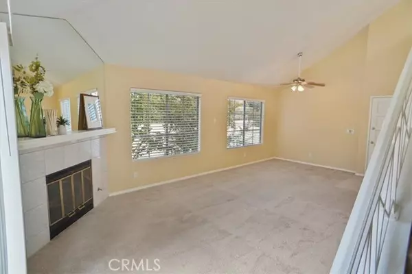 Valencia (santa Clarita), CA 91355,23933 Del Monte Drive #24