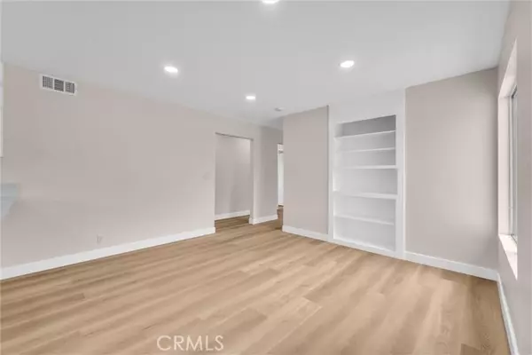 Santa Ana, CA 92703,621 Rosita