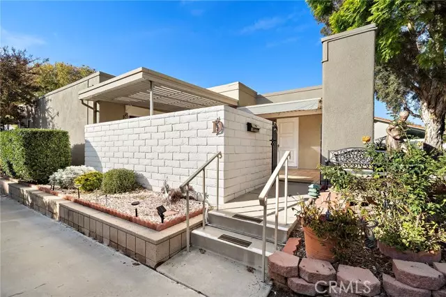 2048 Via Mariposa #D, Laguna Woods, CA 92637