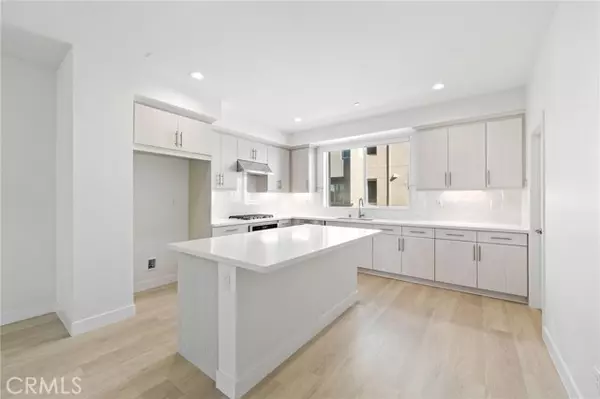 Irvine, CA 92614,169 Steely