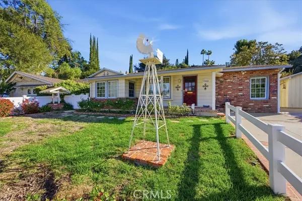 Woodland Hills (los Angeles), CA 91364,22050 Independencia Street