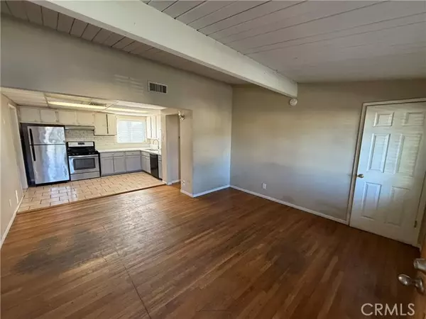 Panorama City (los Angeles), CA 91402,13836 Community Street