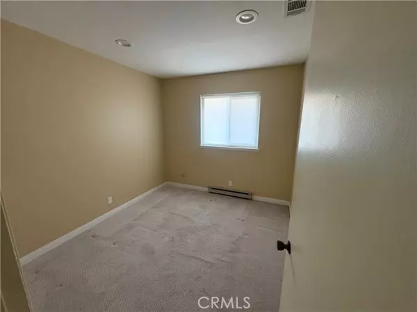 Santa Ana, CA 92707,200 Carriage DR #B