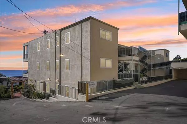 Laguna Beach, CA 92651,240 Moss #2