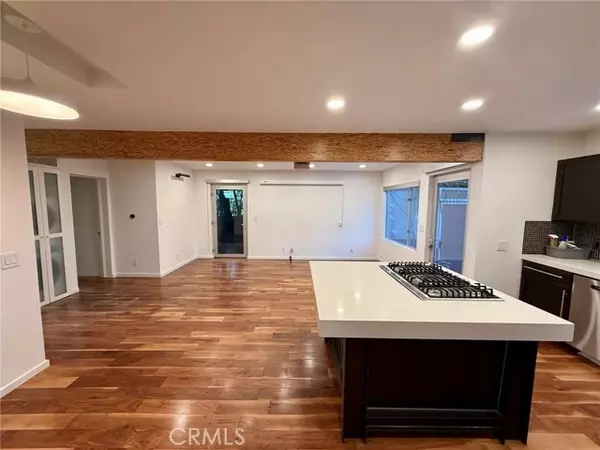 Venice (los Angeles), CA 90291,2302 Oakwood Avenue