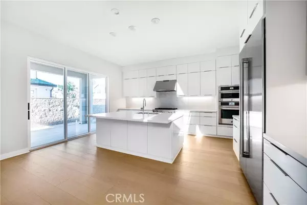 Lake Forest (el Toro), CA 92630,301 Brackens