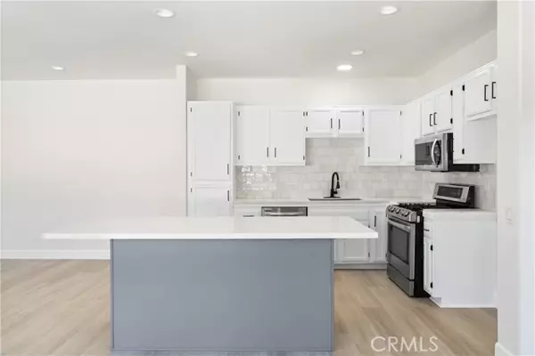 Aliso Viejo, CA 92656,14 Mosaic