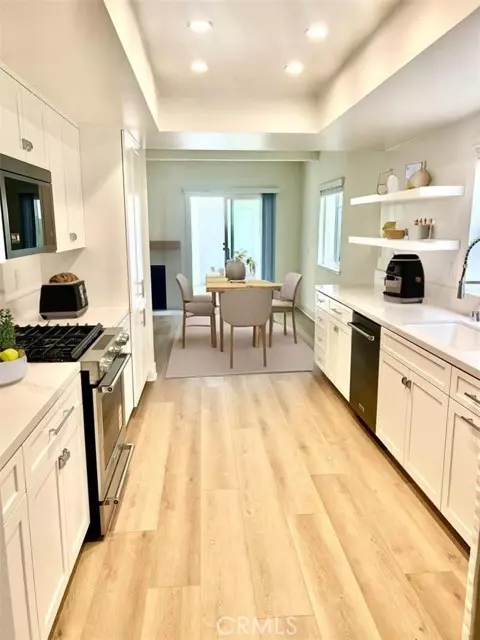 Huntington Beach, CA 92648,204 18th