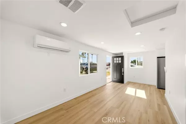 Los Alamitos, CA 90720,4461 Farquhar Avenue