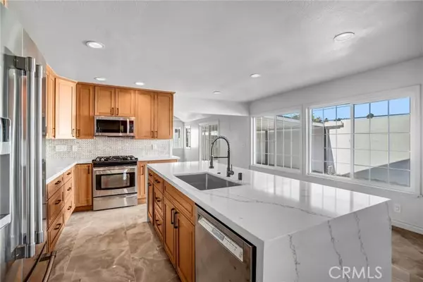 Huntington Beach, CA 92647,16741 Leafwood