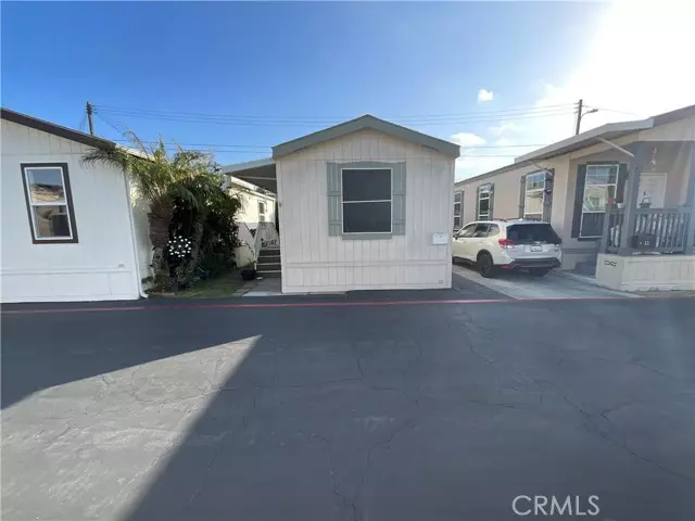 Costa Mesa, CA 92627,2060 Newport Blvd