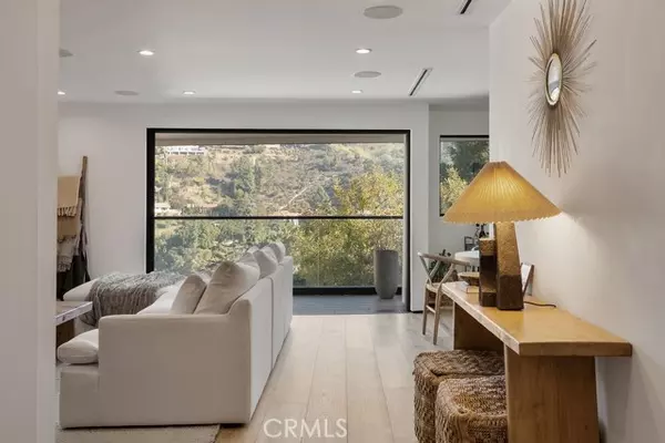 Los Angeles, CA 90046,8130 Gould