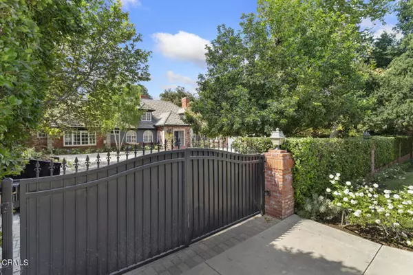 901 Berkshire Avenue, La Canada Flintridge, CA 91011