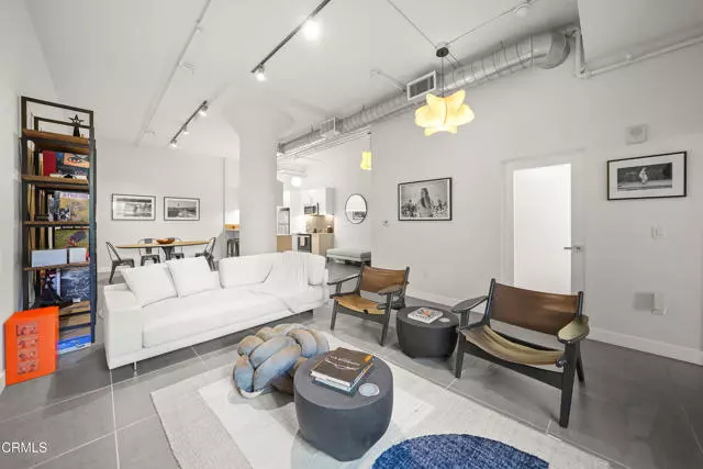 Los Angeles, CA 90015,939 S Broadway #714