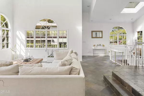 Los Angeles, CA 90046,8032 Willow Glen Road