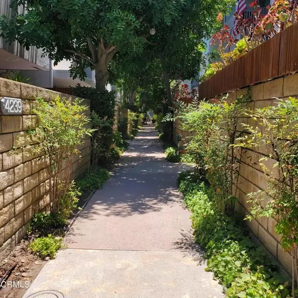 Burbank, CA 91505,4231 Sarah Street #15