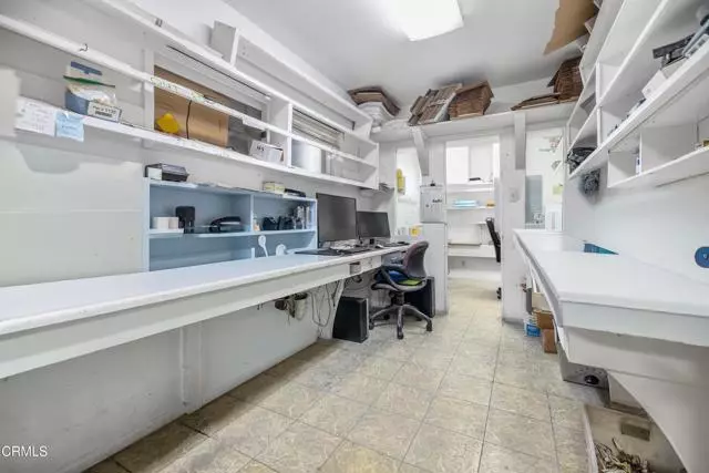 Los Angeles, CA 90068,3325 Barham Boulevard