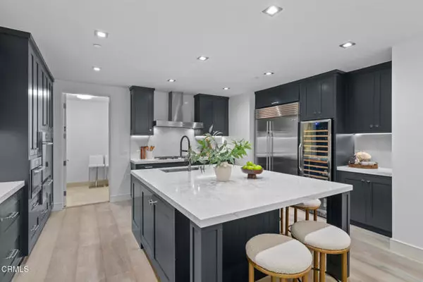 Beverly Hills, CA 90210,432 N Oakhurst Drive #104